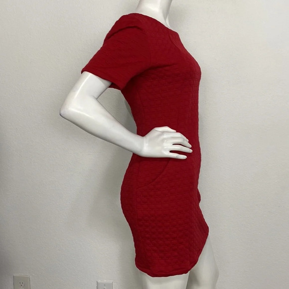 Sharagano Red Bubble Textured Pocket Short Sleeve Crew Neck Mini Dress Size 6 - Picture 5 of 6